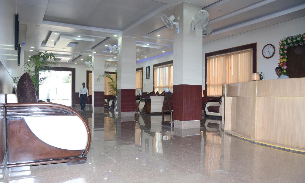 Vaishnavi Clarks Inn Buxar Exterior foto