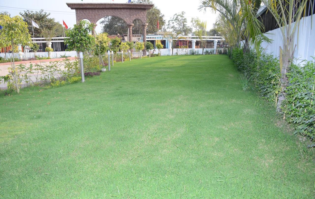 Vaishnavi Clarks Inn Buxar Exterior foto