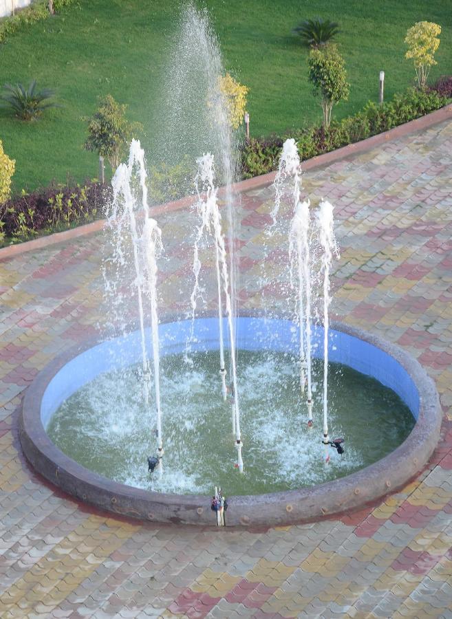 Vaishnavi Clarks Inn Buxar Exterior foto